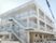 モダンな三階建て建物