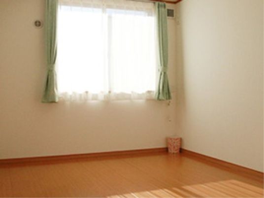 明るく広々とした居室