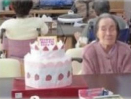 笑顔のお祝い風景