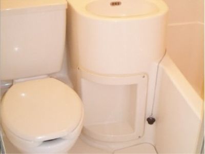 シンプルな洋式トイレ