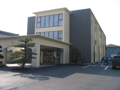 清潔感あふれる施設外観