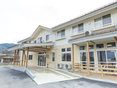 ゆったりした外観の建物