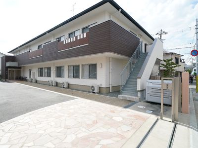 外装と入口の施設外観