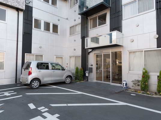 清潔な建物のエントランス