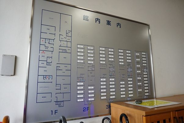 施設の案内図の掲示