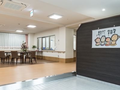 広々とした食堂空間