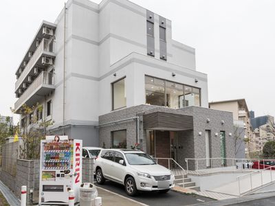 現代的な建物の外観