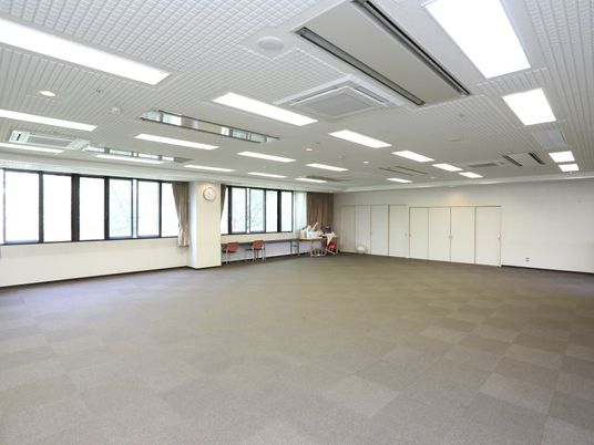 広々とした多目的室
