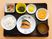 料理が並ぶトレー
