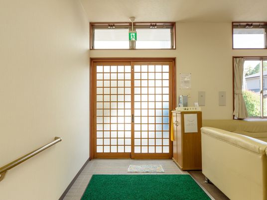 和風の明るいエントランス