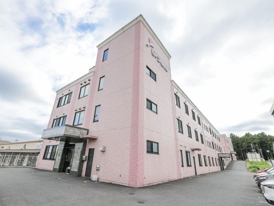 ゆったりした外観の建物