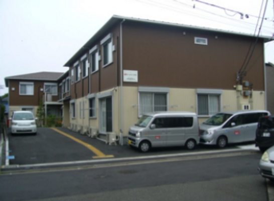 広い外観の建物