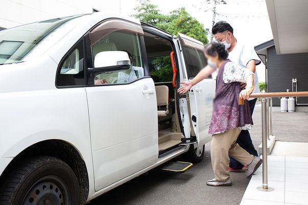車椅子での乗降場面
