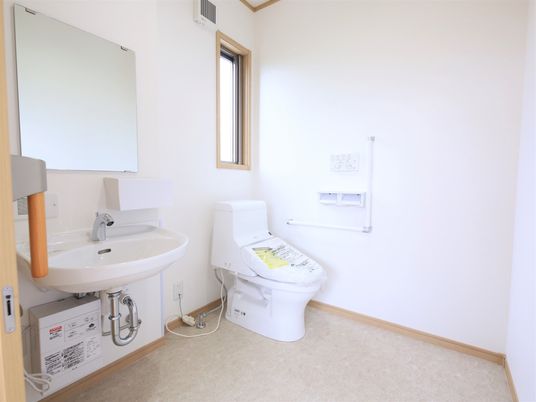 清潔感のあるトイレスペース