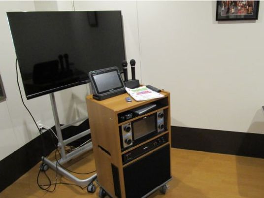 テレビと音響設置の部屋