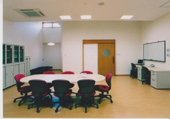 会議用テーブルがある部屋