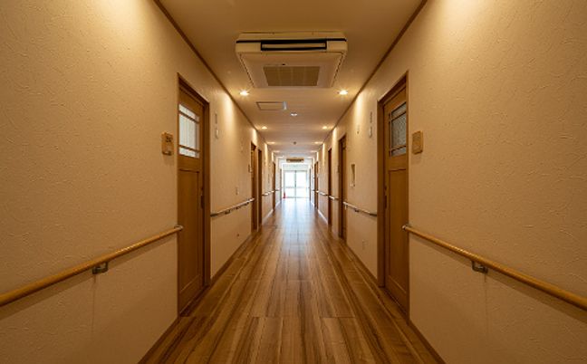 長い廊下の内部
