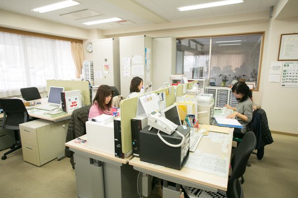 スタッフの様子オフィス