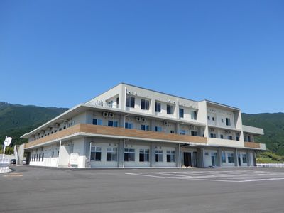 広々とした外観