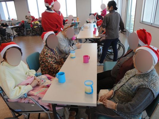 クリスマス会を楽しむ様子