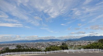 広がる青空と街並み