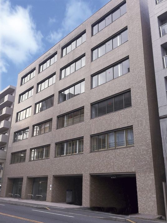 多階層の現代的建築
