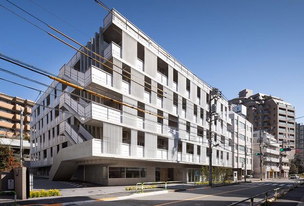 現代的な建物の外観