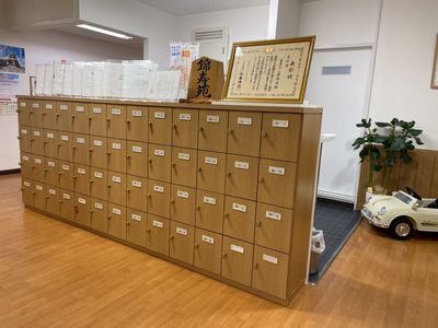 木製の郵便受け
