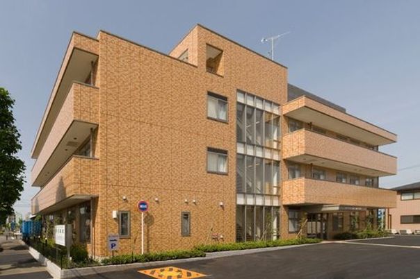 レンガ造りの建物の外観