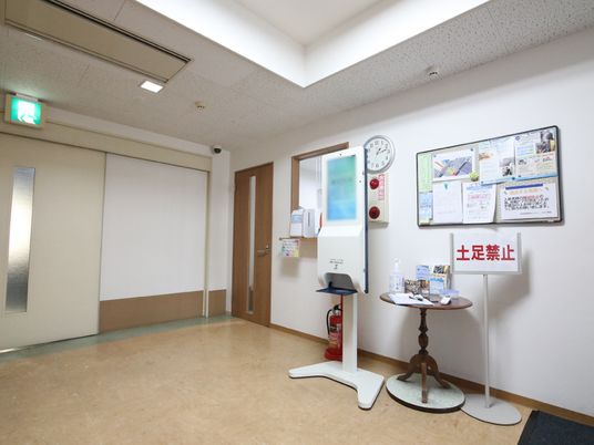 情報掲示のある廊下