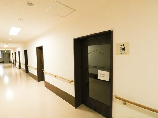 廊下と部屋の入り口