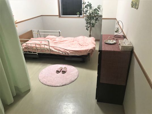 清潔感ある個室の居室