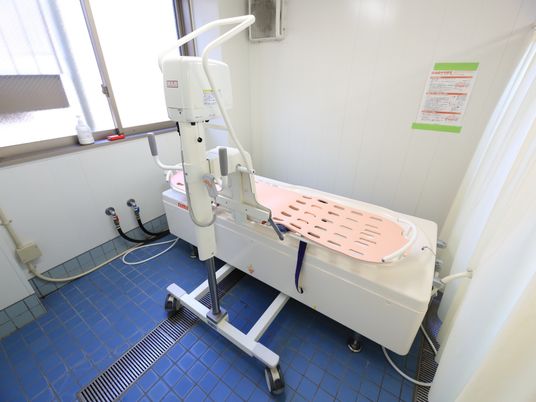 機能性を備えた清潔な浴室