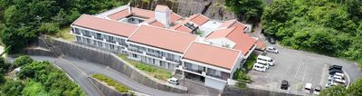 自然豊かな建物外観