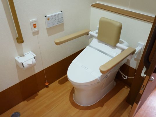 バリアフリー機能付トイレ