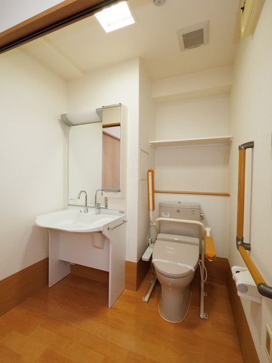 清潔感のある洗面トイレ空間