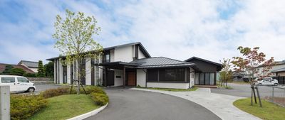 モダンな建物外観