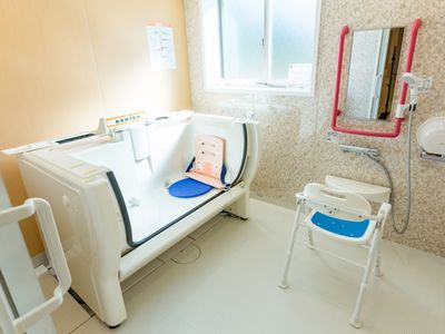 バリアフリーな浴室設備