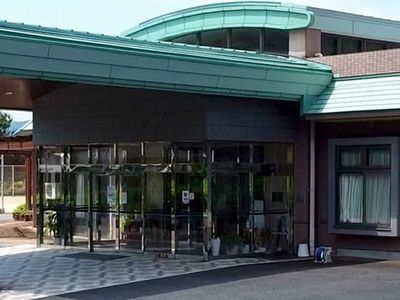 ガラス張りのエントランス
