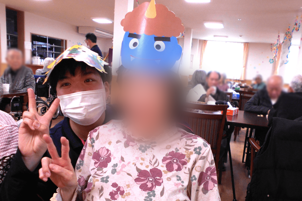 笑顔あふれるラウンジ