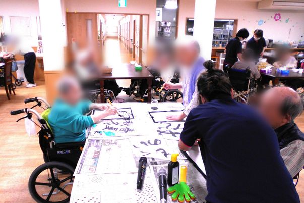 集団作業が行われる広間