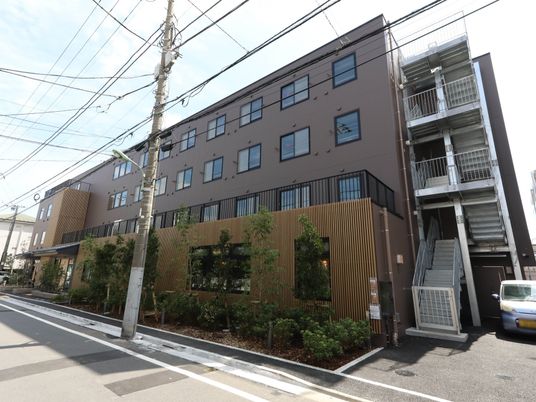 近代的な建物の外観