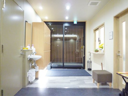 清潔感のあるエントランス
