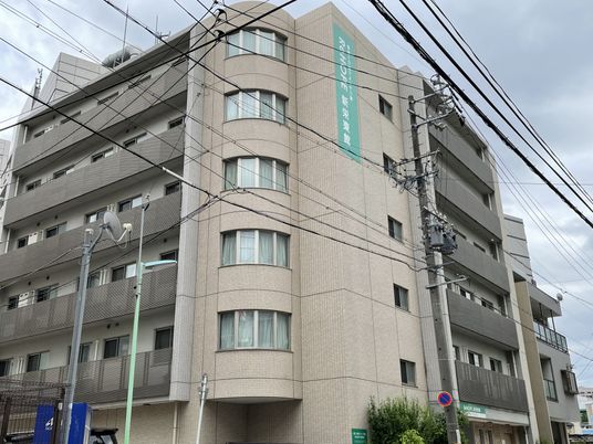 多階層の建物外観