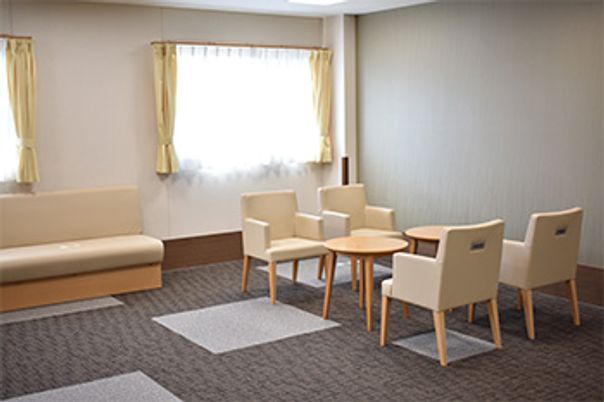 明るくきれいなスタッフ休憩室