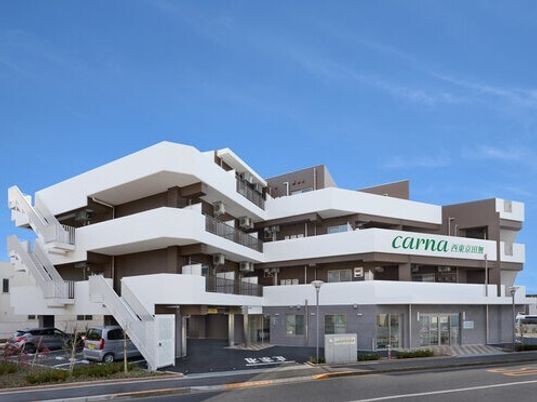 モダンな外観の建物