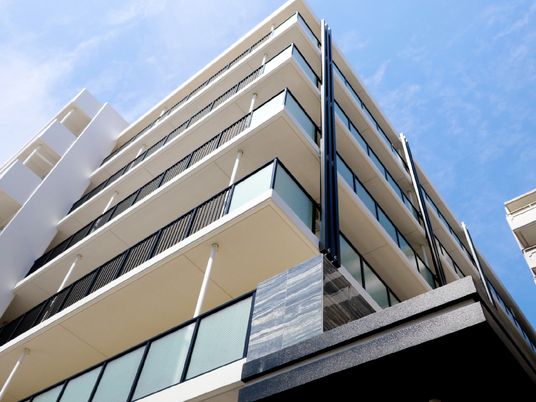 モダンな建物の外観