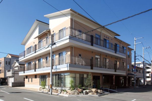 三階建ての外観