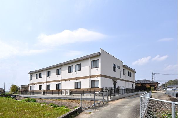 明るい雰囲気の施設外観