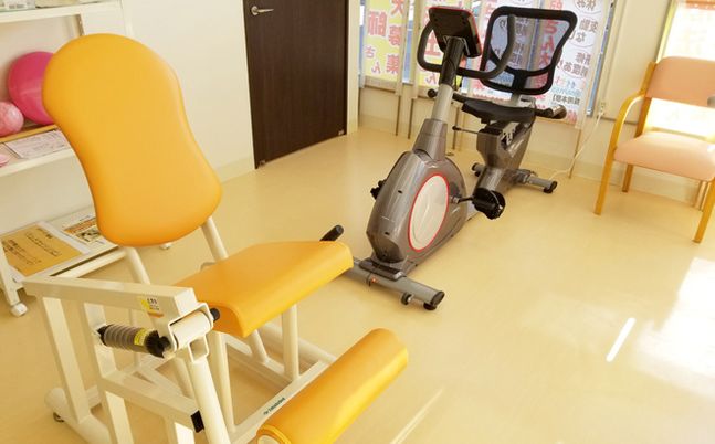 運動機器が並ぶ部屋